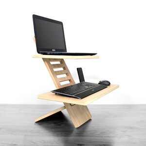 Stand Desk Medium Oak Bureau debout pour ordinateur portable, bureau debout, agrandisseur dordinateur portable, bureau debout, bureau à domicile, support pour ordinateur portable, convertisseur de support de bureau image 8