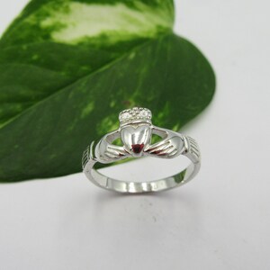 Bague Claddagh argent ou or