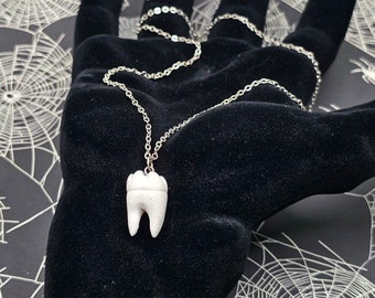 White glitter tooth necklace small chain