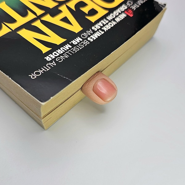 The Finger Bookmark paperclip