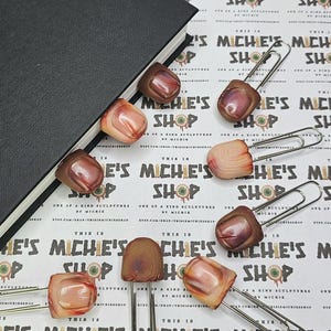 Scary Severed Finger Bookmark - Horror reading accessory - Macabre art gift