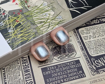 Finger bookmark pair metallic gray polish