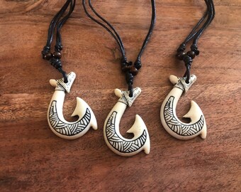 Polynesian Handcrafted Makau or Fish Hook Buffalo Bone and Resin Adjustable Necklace Beachy Boho Surfer