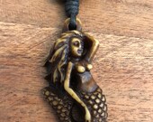 Stunning Handcrafted Polynesian Mo o or Mermaid Adjustable Bone Necklace