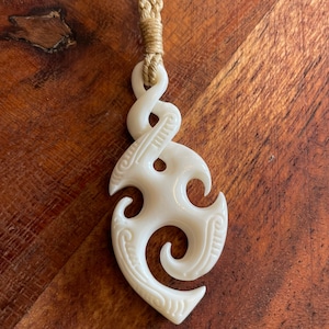 Absolutely Beautiful Pikura (Infinity) Solid Hand Carved Buffalo Bone Polynesian Adjustable Necklace