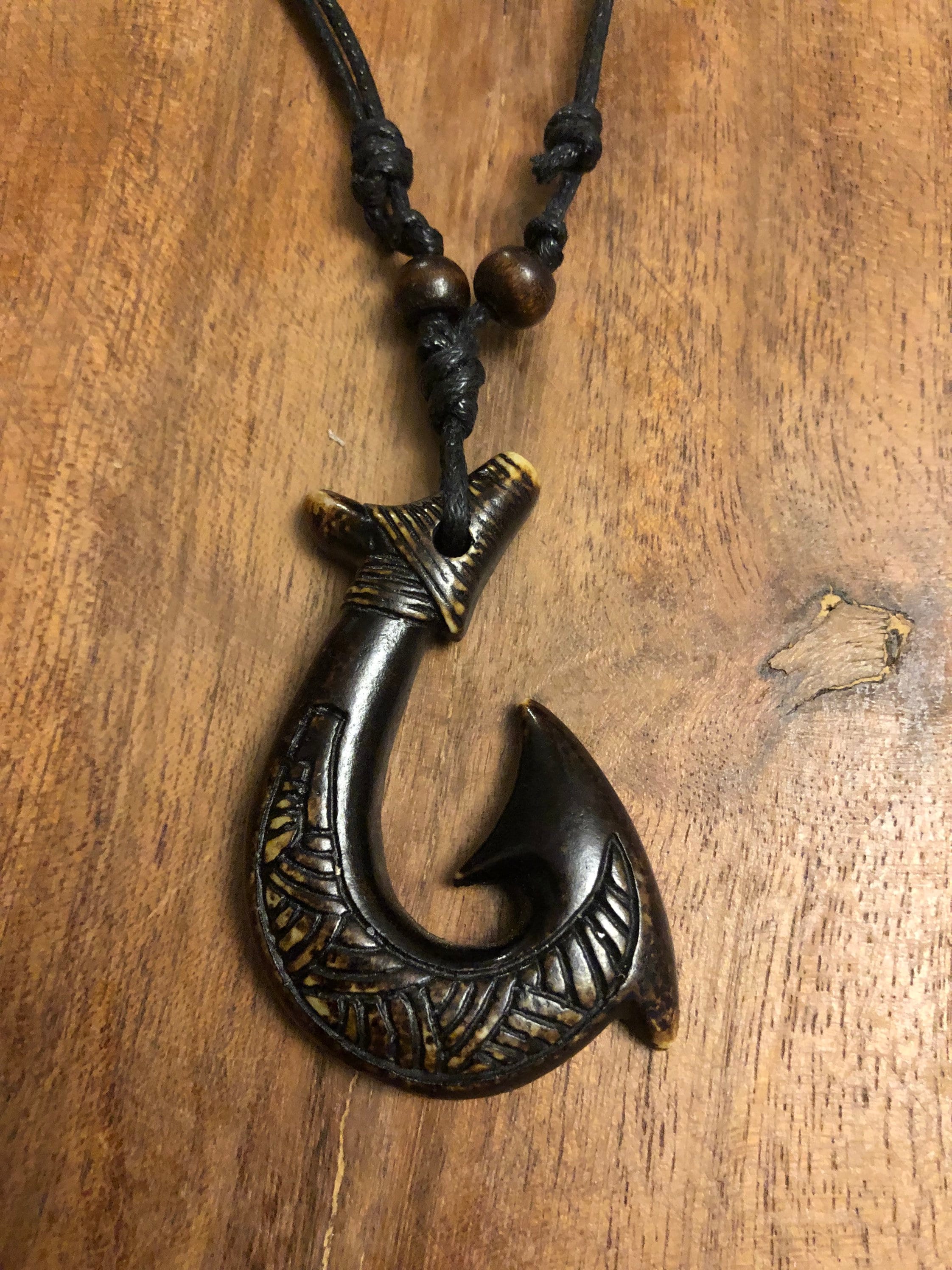 Maui shop hook keychain