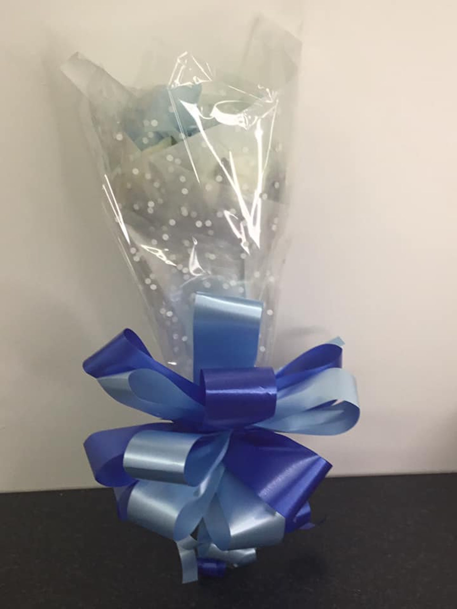 Mothers day gift luxury silk roses and chocolate lind