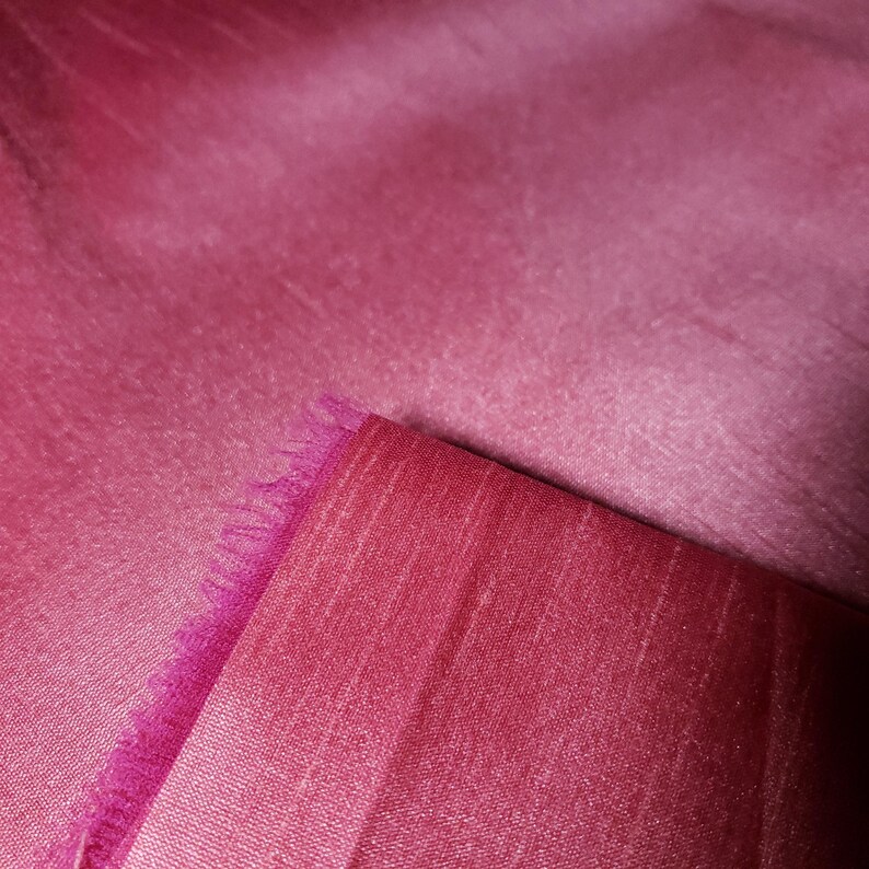 Tissu Dupioni imitation soie corail saumon rose 58 pouces par mètre | Corail chaud et lustré pour les mariages d'été, les robes de demoiselle d'honneur, les robes de chambre et les fêtes image 5
