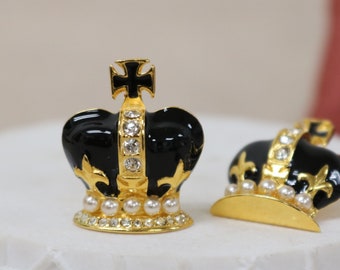 Vintage Czech crown button, Metal black gold pearl crown button, one of a kind, Royal crown button, Sold by the piece