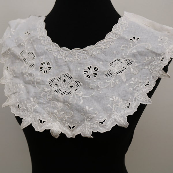 Vintage lace cream applique collar bib,  off white applique,  beaded collar necklace, bridal fabric collar, collar neckline