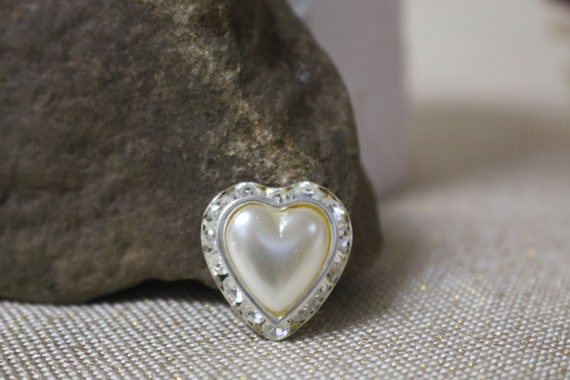 Rhinestone heart shape buttons