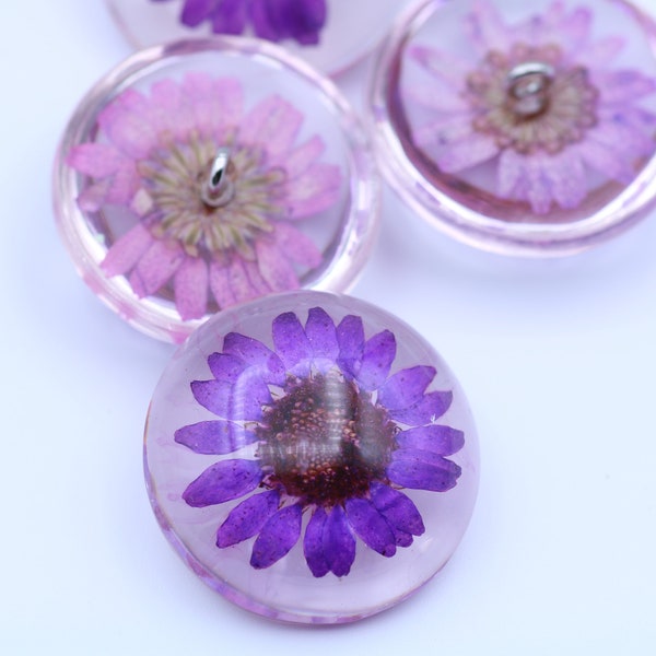 Bouton fleur pressée violet / bouton floral / Fabriqué en Italie / bouton fleur / bouton violet / VENDU PAR PIÈCE