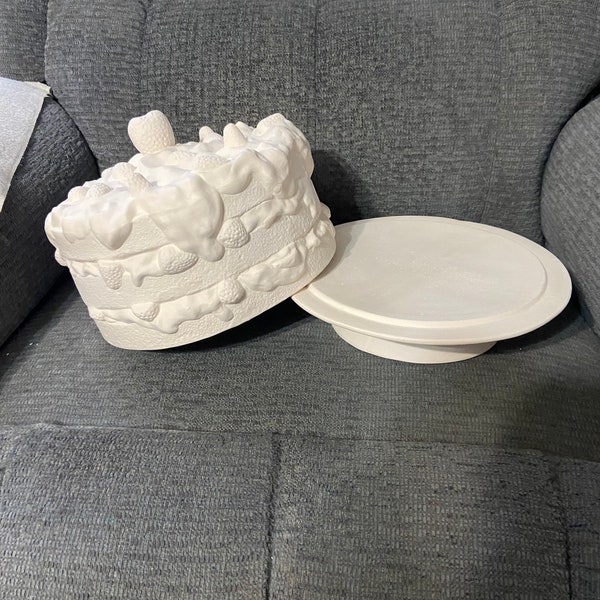 Ceramic Strawberry Shortcake Cake lid with Base