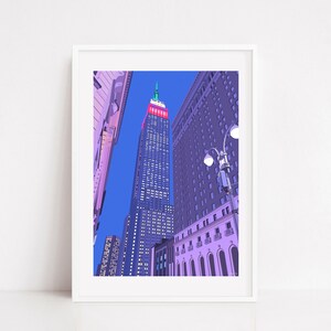 Impresión de arte de Nueva York/Empire State Illustration/5th Avenue Drawing/Wall Art/Travel Poster/NYC Drawing/Purple USA/Manhattan Illustration