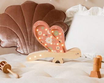 Lampe libellule en bois personnalisée faite main - Lampe de chevet pour chambre d'enfant et décoration personnalisée
