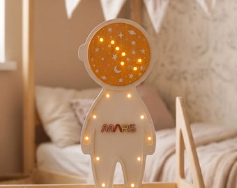 Astronaut NASA Houten Nachtlampje Ruimte Kwekerij Gepersonaliseerde Jongenskamer Lamp Ruimte Thema Babycadeau Kinderen Muurdecoratie Zonnestelsel Speelgoed