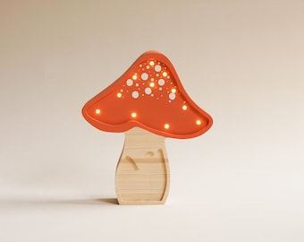 Lampe pour enfants Toadstool en bois faite à la main, veilleuse pour bébé, décoration de chambre pour enfants, veilleuse pour enfants, cadeau pour nouveau-né, veilleuse LED