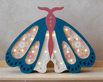 Lampe LED murale en bois de papillon de nuit, lumière de papillon de nuit de pépinière, chambre de filles légères de papillon de nuit, veilleuse de papillon de nuit en bois, lumière décorative de papillon de nuit