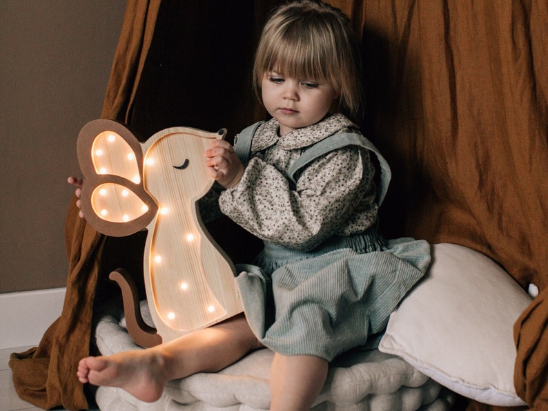 Lampe souris en bois, thème bois, lampe en bois pour enfant, décoration chambre d'enfant, cadeau baby shower, cadeau anniversaire bébé image 3