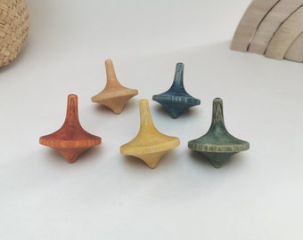 Kleurrijke houten tollen, Montessorispeelgoed, houten speelgoed, set van 3, set van 5, natuurlijke kleuren