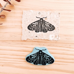 Sello de goma de polilla, sello de goma para hacer tarjetas, sello de polilla, arte de polilla, sello tallado a mano, sello para diario de balas.