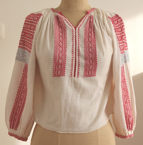 Romanian vintage hand-embroidered blouse from Olte