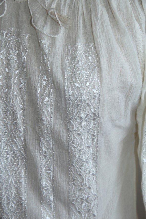 Romanian embroidered traditional blouse - image 4