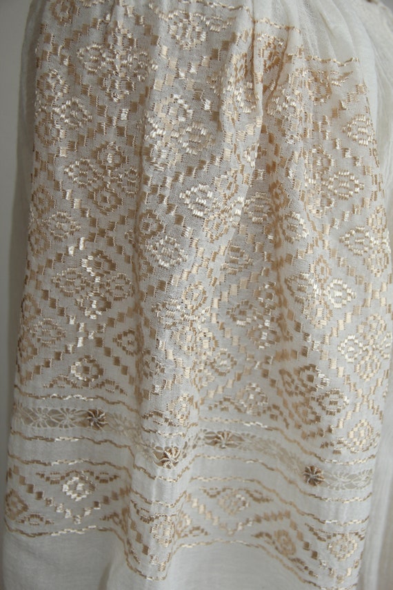 Romanian handmade embroidered blouse - image 4