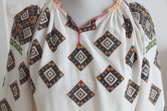 Vintage Romanian traditional blouse from Oltenia - image 8