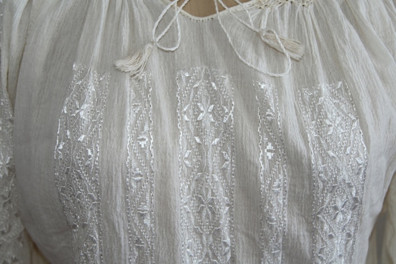 Romanian embroidered traditional blouse - image 2