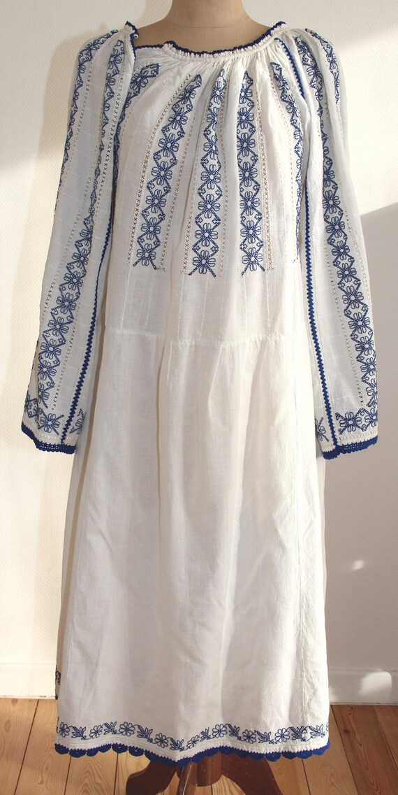 Romanian vintage hand-embroidered dress from Valce