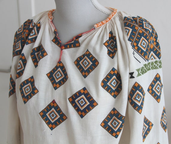 Vintage Romanian traditional blouse from Oltenia - image 7