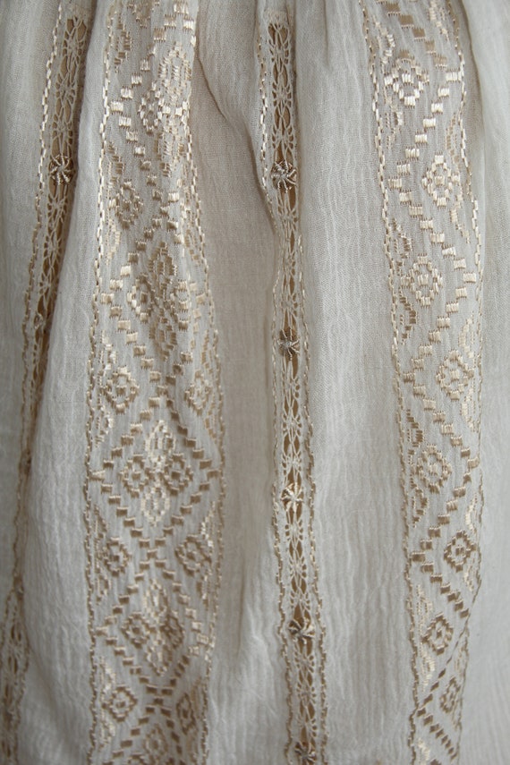 Romanian handmade embroidered blouse - image 3
