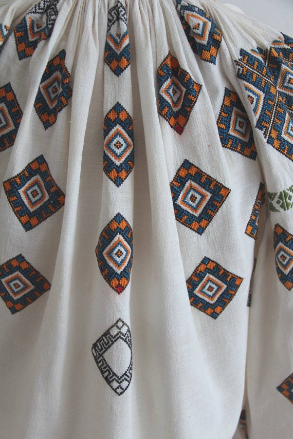 Vintage Romanian traditional blouse from Oltenia - image 5