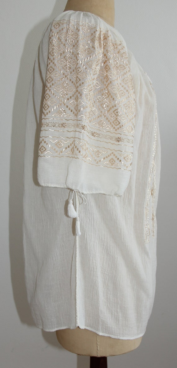 Romanian handmade embroidered blouse - image 2