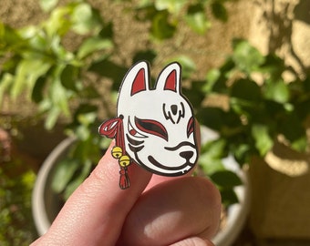 Sukuna Kitsune Maschera Smalto 1.5" pin