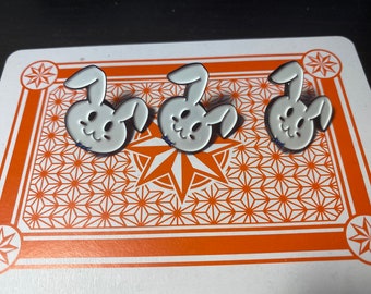 B Grade Glücksweiss Hase Pin