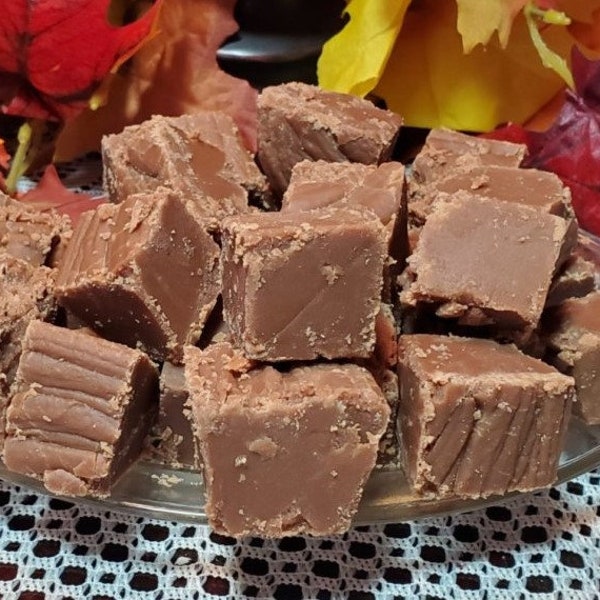 Fudge, Old fashioned Chocolate Fudge....... Plain or with Nuts! Made in small batches to order