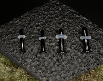 One Pait of Black Single Fair Plugs w/O-rings. 14ga, 12ga, 10ga, 8ga.