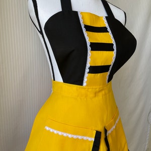 Bumblebee Style Vintage Style Apron with Pockets-Long Adjustable Ties-With Ruffles-Retro Pin up Style- For Cooking/baking- Perfect for Gifts