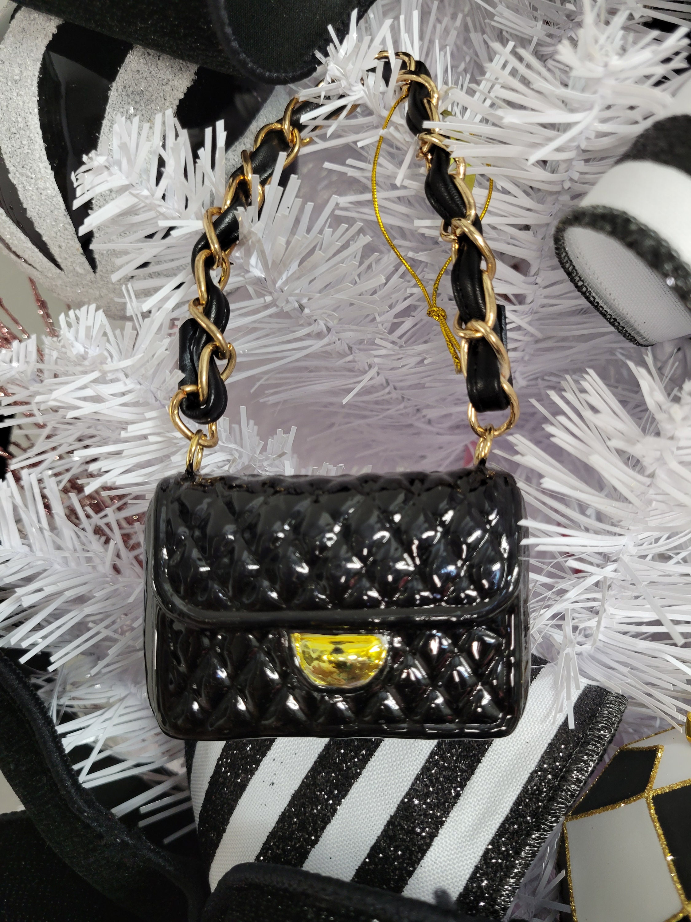 LOUIS VUITTON DECORATES CHRISTMAS with THIER ITEMS Editorial Stock Photo -  Image of finans, christmas: 134687593