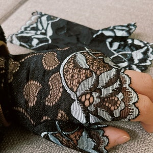 4 Pairs Women's Fingerless Lace Gloves,Sunblock Fingerless Gloves,Women Short Lace Gloves image 2