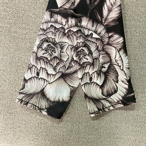 A Pair of Blackwork Peony Long Arm Cover,Arm Sleeves image 6