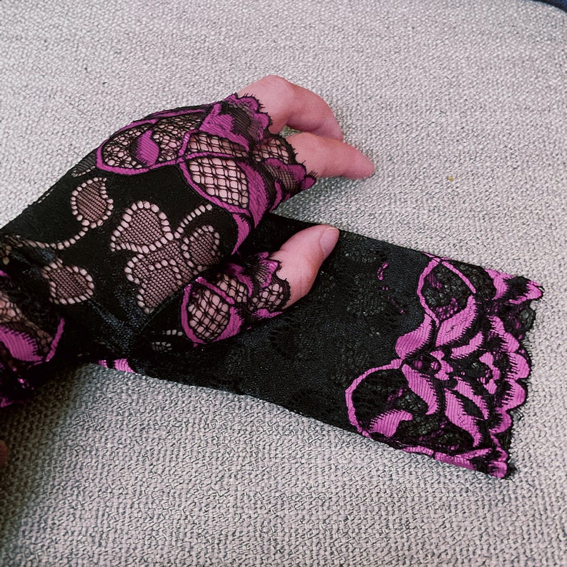 4 Pairs Women's Fingerless Lace Gloves,Sunblock Fingerless Gloves,Women Short Lace Gloves image 3