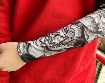 A Pair of Blackwork Peony Long Arm Cover,Arm Sleeves