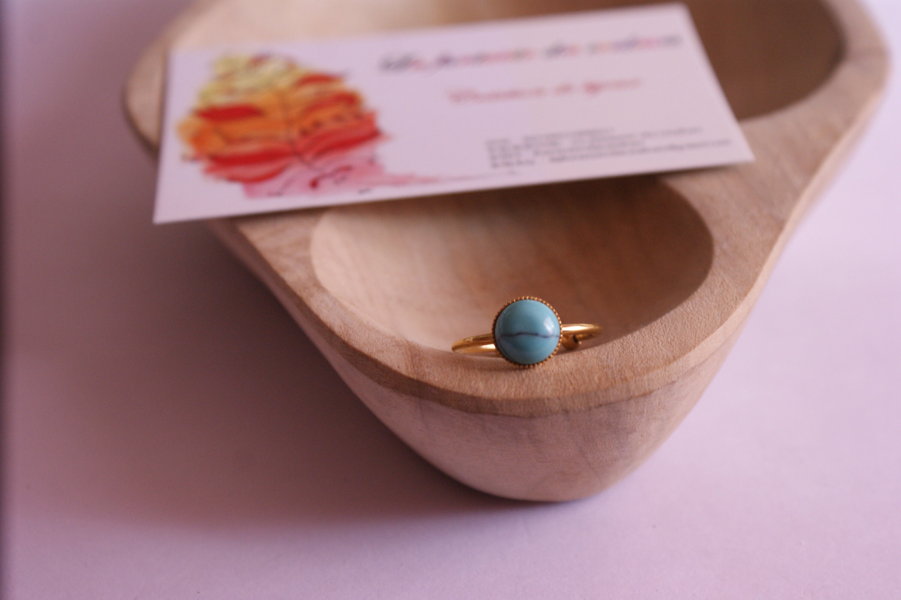 Bague Ovale Imposante Métal Doré Avec Cabochon Turquoise Et Strass - Taille 60, Occasion