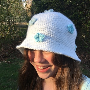 Wildflower Bucket Hat - Easy Crochet Bucket Hat - Téléchargement instantané - Tailles Bébé, Tout-petit, Enfant, Adulte Petit et Adulte Grand
