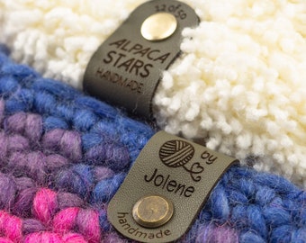 Étiquettes de produit en cuir vert laurier avec rivets, étiquettes de marque faites main avec numérotation, étiquettes personnalisées à tricoter et à crocheter, simili cuir