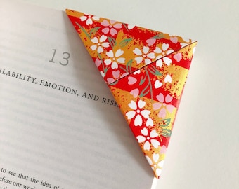 Red Origami Book Corner, Origami Bookmark, Book Lover Gift, Teacher Gift, Mother’s Day Gift, Birthday Gift, Bookworm Gift, Origami Gift