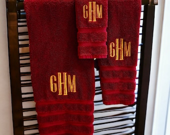 Handduksset med monogram/Personligt badhandduksset/Anpassat handduksset/Broderat handduksset/Bröllopspresent/Examenspresent/Inflyttningspresent